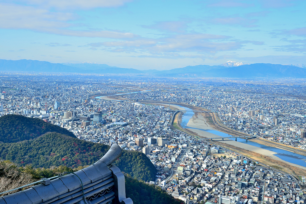 アクシスの歩み